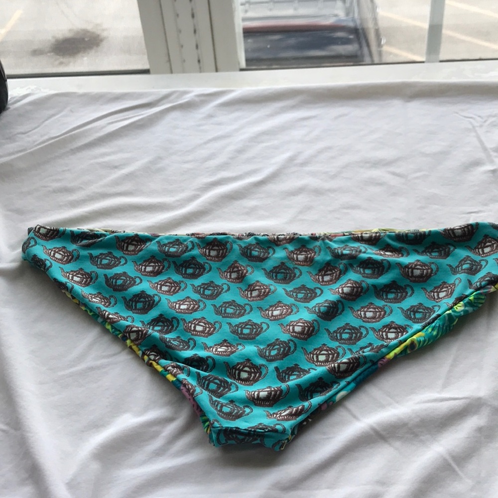 💥SALE💥Reversible bikini bottom - Picture 2 of 4